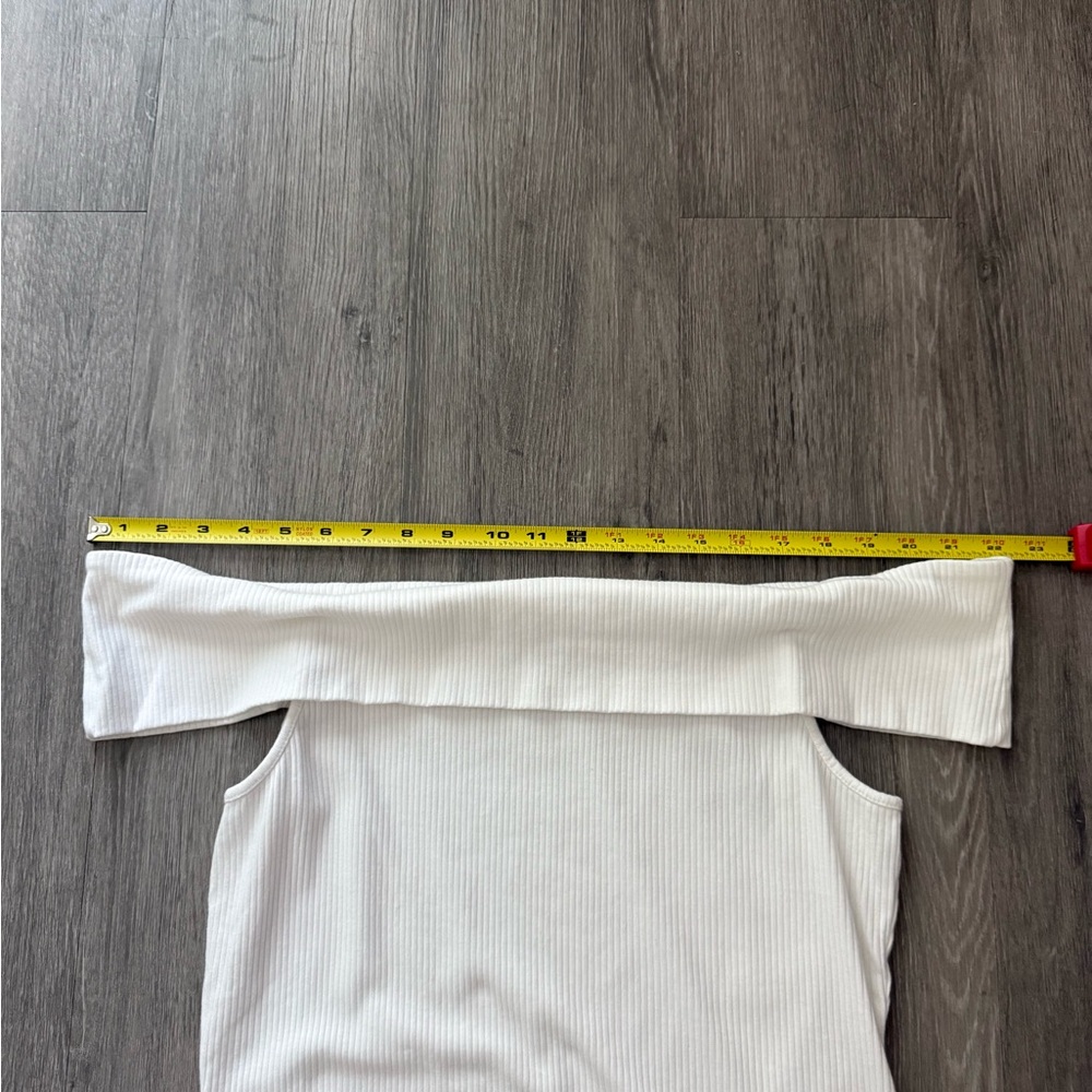 Old Navy White Ribbed Off-Shoulder Blouse - Picture 8 of 9